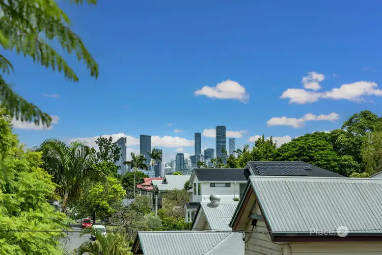 16 Halland Terrace, Camp Hill QLD 4152