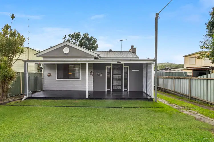 31 Turnbull Street, Fennell Bay NSW 2283