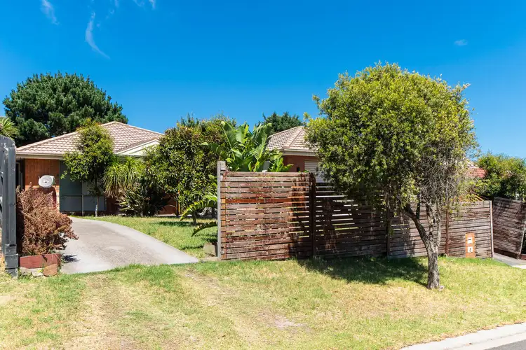 33 Postregna Way, Skye VIC 3977