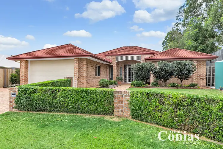 15 Fimbriata Close