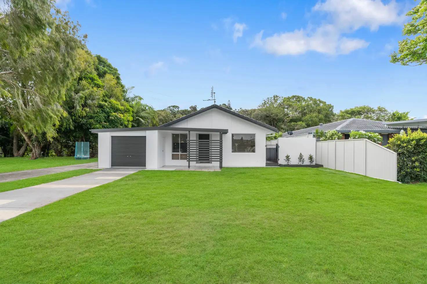 Main view of Homely semi-detached listing, 1/21 Bosun Boulevard, Banora Point NSW 2486