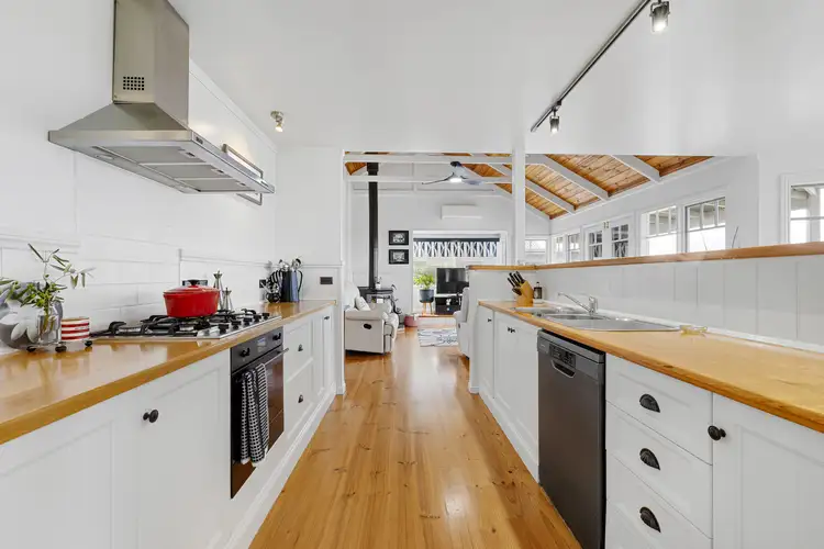 Sixth view of Homely house listing, 8 Ocean View Court, Seaspray VIC 3851