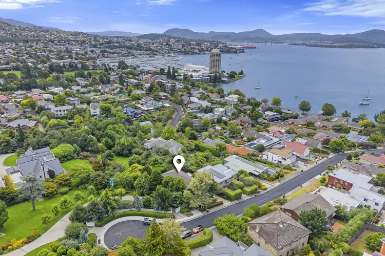 2/13A Quamby Avenue, Sandy Bay TAS 7005