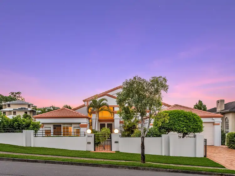 201 Mount Ommaney Drive, Mount Ommaney QLD 4074