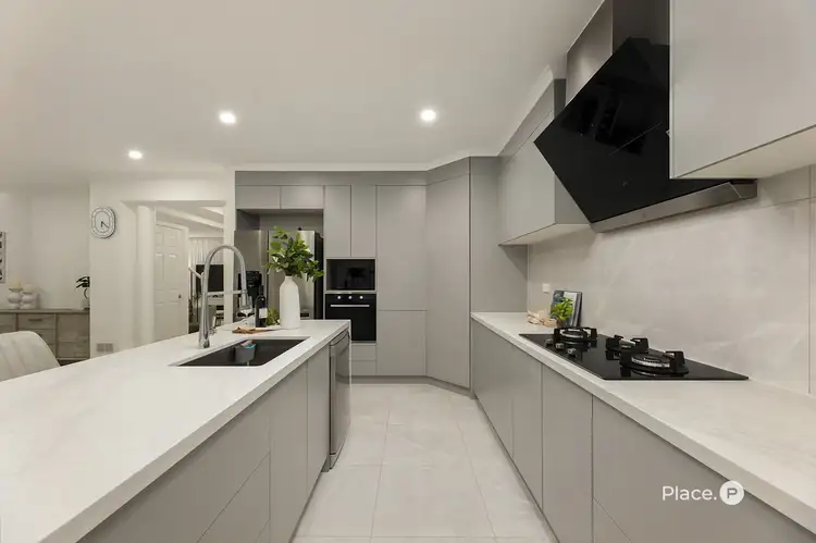 Fifth view of Homely house listing, 6 Winchcombe Court, Carindale QLD 4152