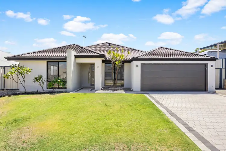 9 Medinah Street, Meadow Springs WA 6210
