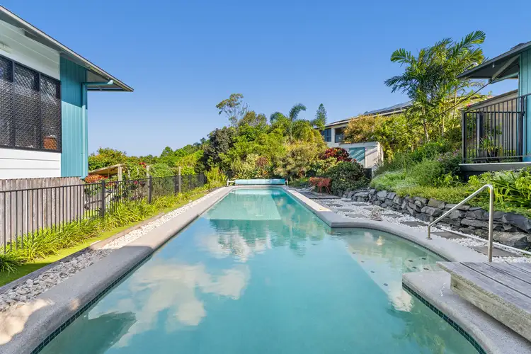 8-10 Melia Court, Dundowran Beach QLD 4655