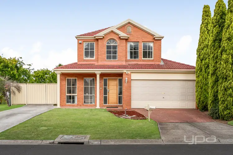 16 Thompson Crescent, Roxburgh Park VIC 3064