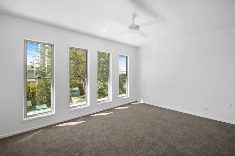 Fourth view of Homely villa listing, 2/16 Glenelg Avenue, Mermaid Beach QLD 4218