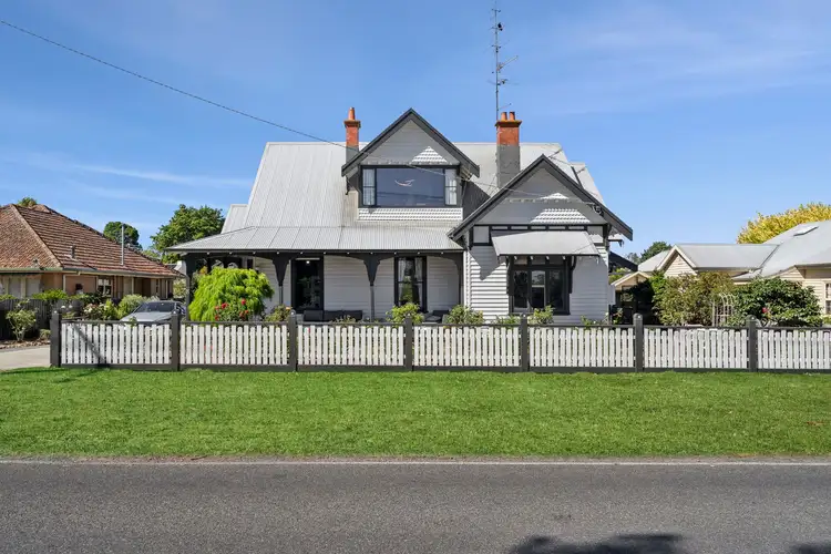 8 Queens Avenue, Colac VIC 3250