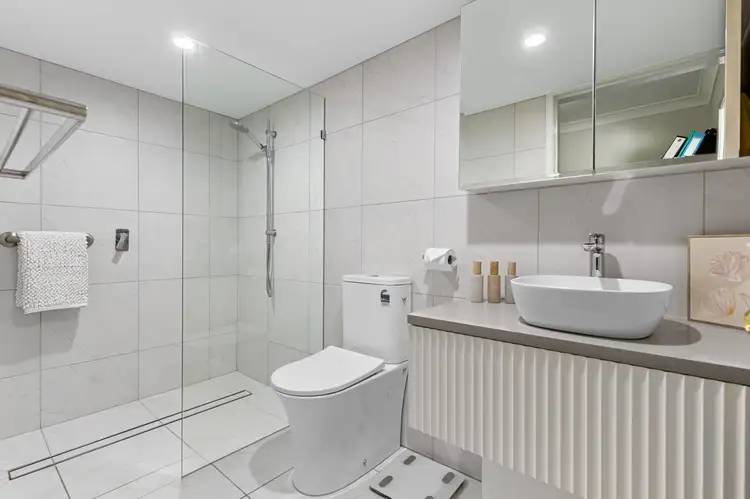 Fourth view of Homely unit listing, 28/3 Bronberg Court, Southport QLD 4215
