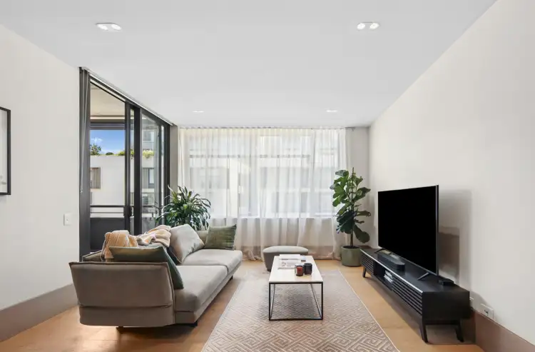 5 Hadfields Street