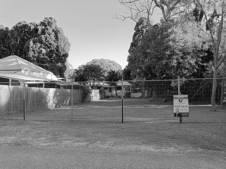3 Carefree Street, Coochiemudlo Island QLD 4184