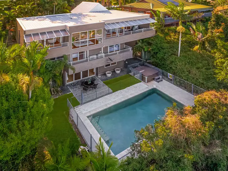 9 Hakea Crescent, Chapel Hill QLD 4069