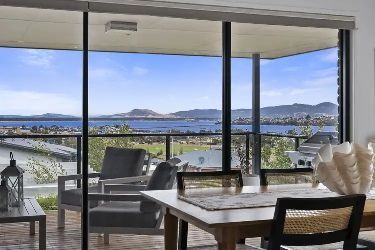 5 Manning Place