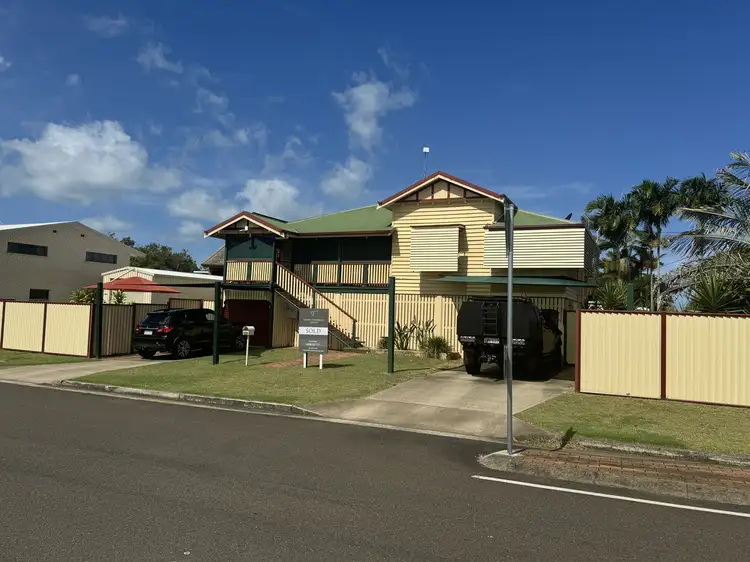 128 Cypress Street, Urangan QLD 4655