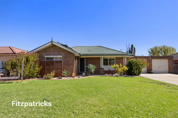 11 Kaldari Crescent, Glenfield Park NSW 2650