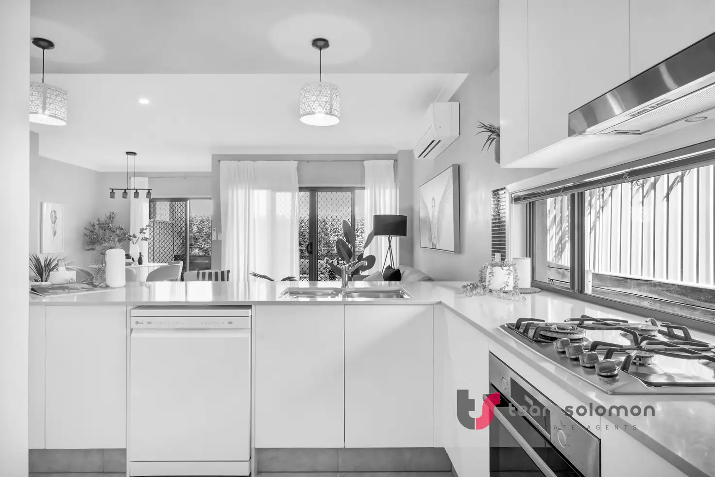 Main view of Homely townhouse listing, 4/8 Bond Street, Cleveland QLD 4163