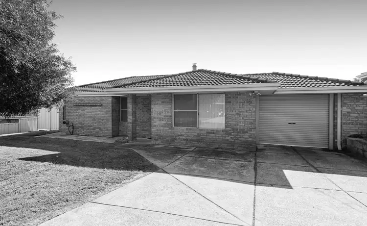 11 Camfield Loop, Parmelia WA 6167