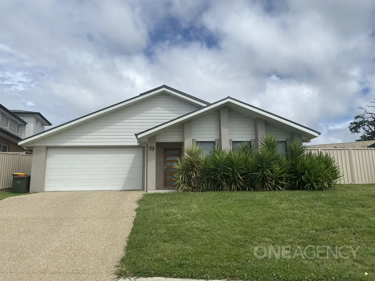 Main view of Homely house listing, 19 Swan Loop, Goulburn NSW 2580