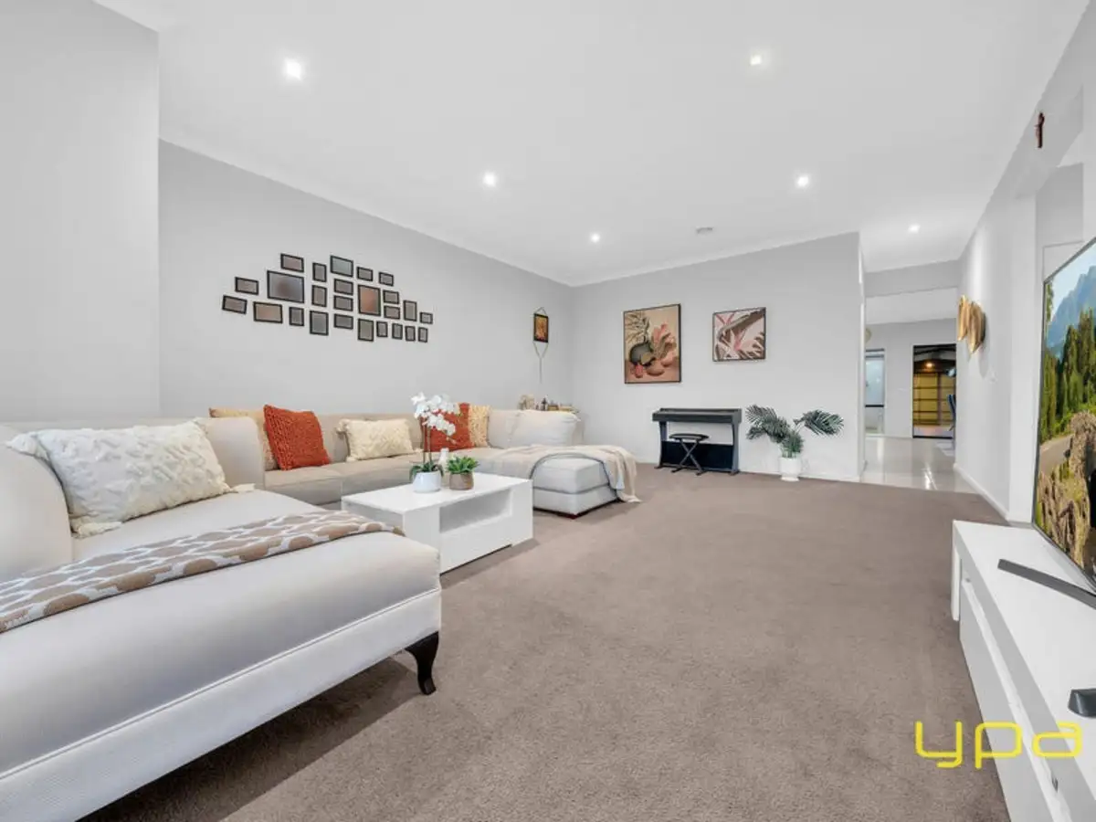 Main view of Homely townhouse listing, 67 Fiorelli Boulevard, Cranbourne East VIC 3977