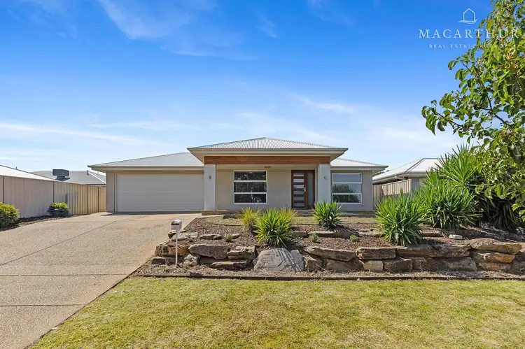 15 Paradise Drive, Gobbagombalin NSW 2650