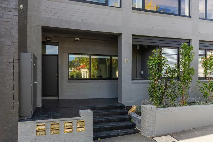 10 Dewitt Street