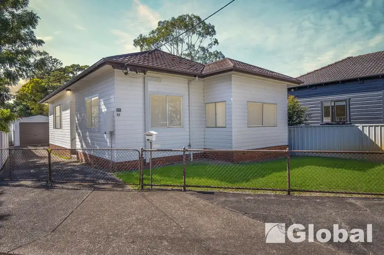 19 Ferndale Street, Tighes Hill NSW 2297