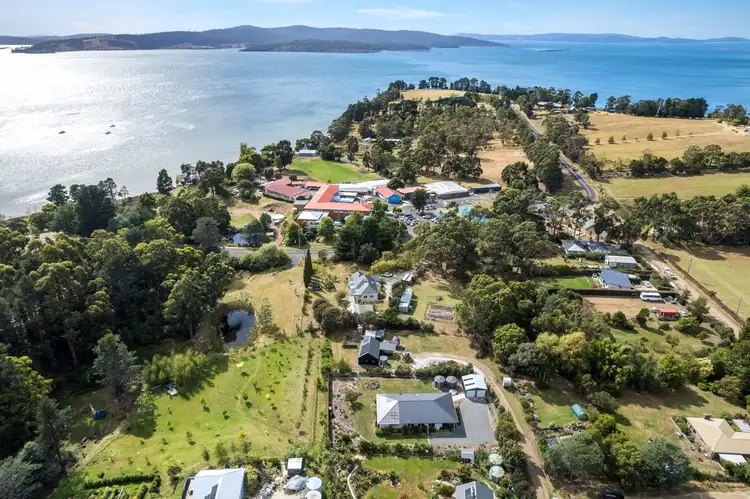 4 Weedings Way, Woodbridge TAS 7162