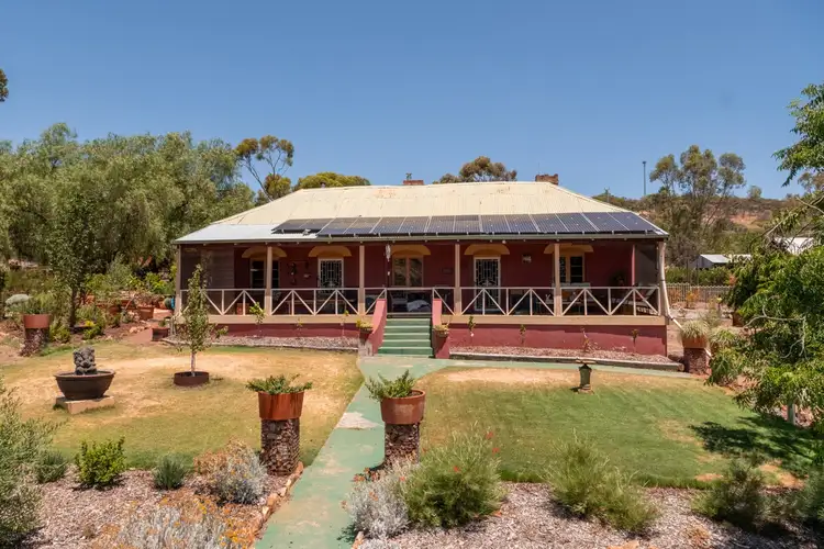5 and 7 Fiennes Street, Toodyay WA 6566