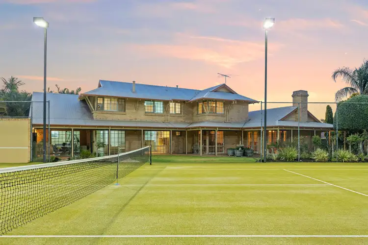 4 Parkvista Grove, Carine WA 6020