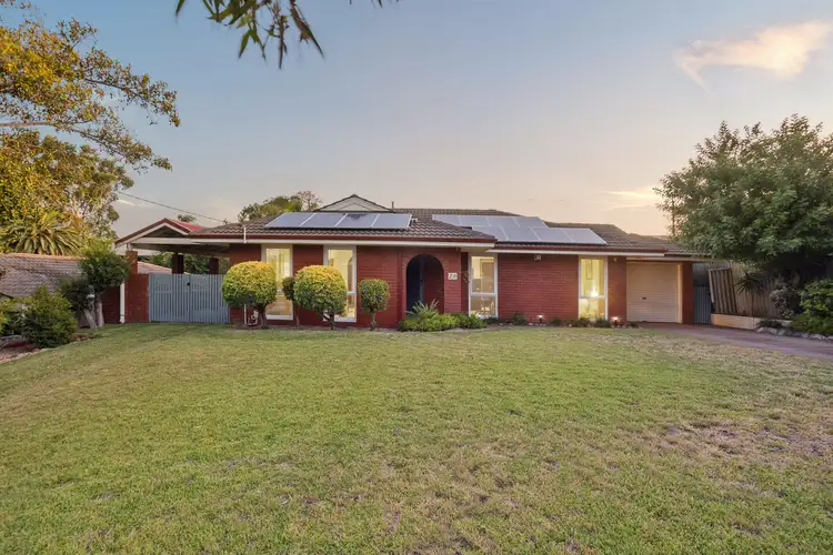 28 Holmesfield Crescent, Carine WA 6020