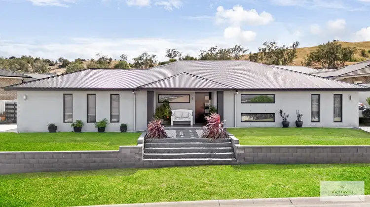 6 Kaputar Close, Tamworth NSW 2340