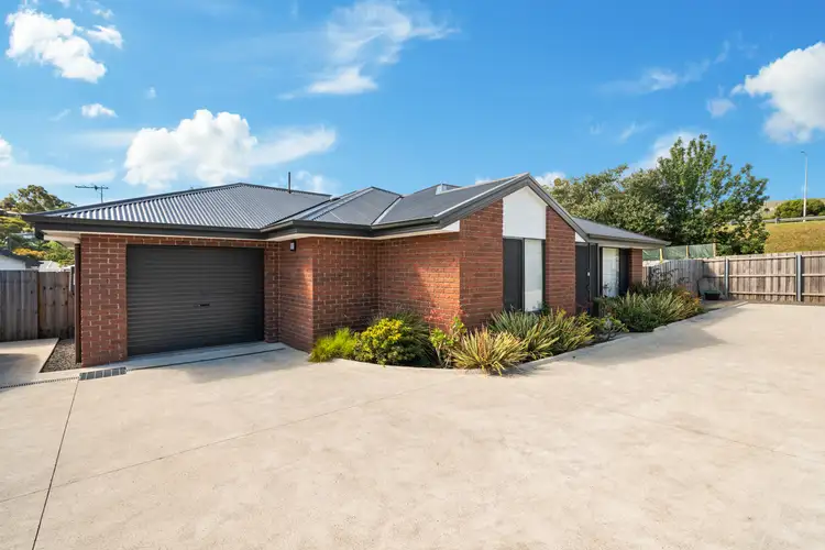 2/32 Erebus Street, Warrane TAS 7018