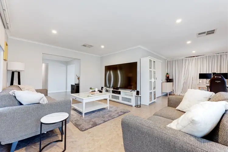Third view of Homely house listing, 6 Warriss Court, Gladstone Park VIC 3043