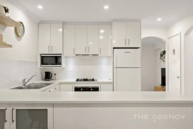 Fifth view of Homely unit listing, 4/12 Philmore Crescent, Kardinya WA 6163