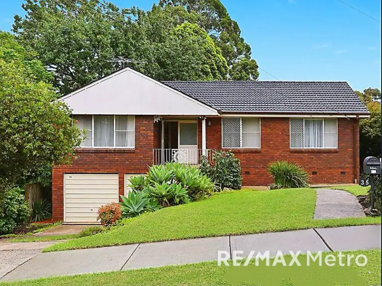 35 Lochinvar Parade