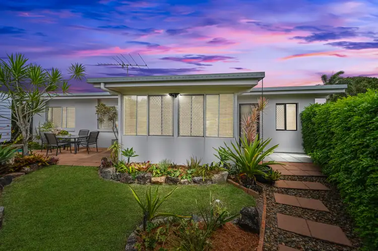 2 Trevor Street, Beachmere QLD 4510