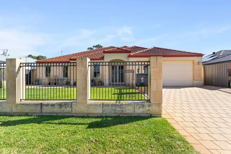 5 Travers Way, Aveley WA 6069