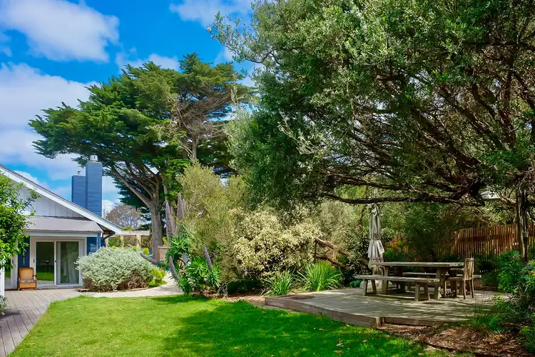 27 Augusta Street, Mount Martha VIC 3934