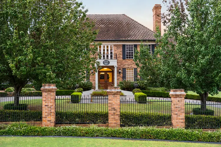 3 McAdam Court, Middle Ridge QLD 4350