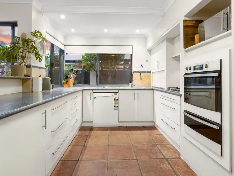 Seventh view of Homely house listing, 5 Dreier Court, Atwell WA 6164