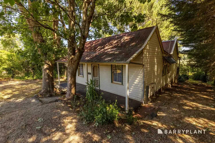 30 Beaconsfield Emerald Road