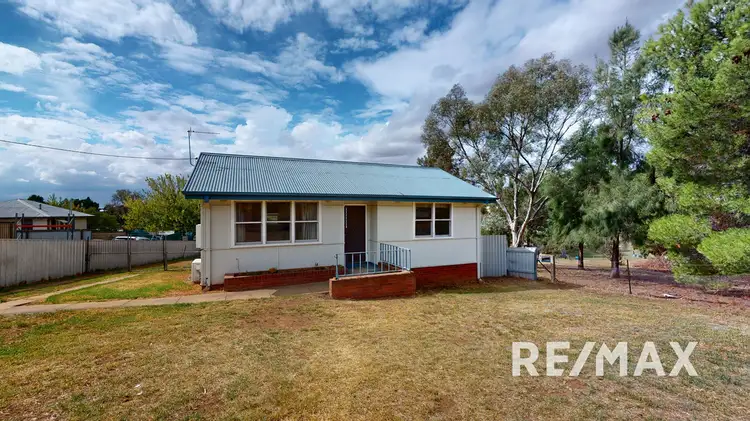 72 George  Street, Junee NSW 2663