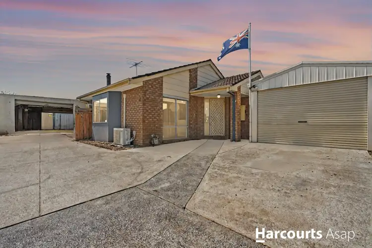 11 Craigton Court, Cranbourne North VIC 3977