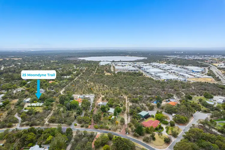 25 Moondyne Trail, Gnangara WA 6077