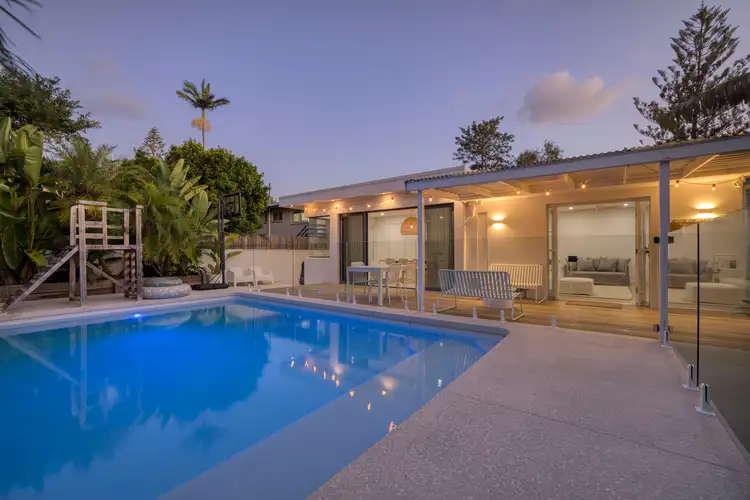33 Coogeen Street, Sorrento QLD 4217