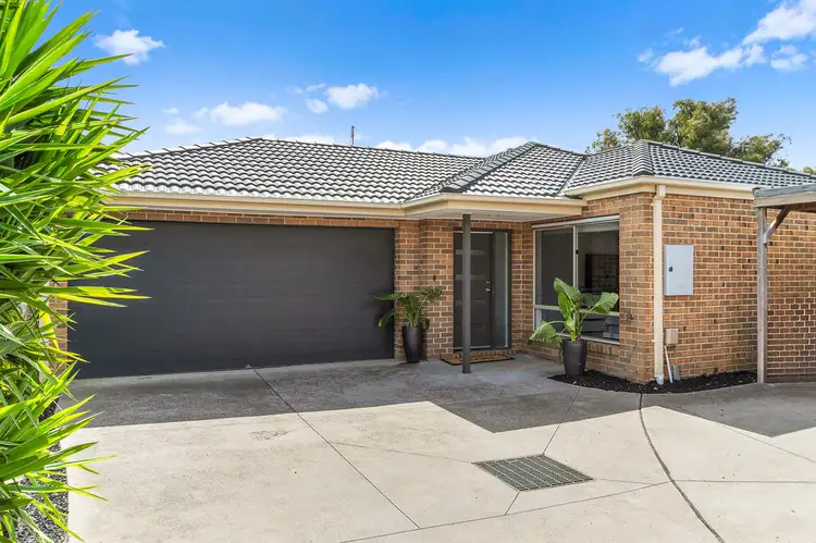 Main view of Homely unit listing, 2/5 Darnley Drive, Skye VIC 3977
