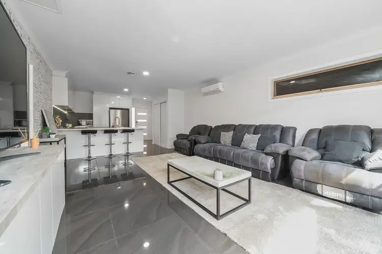 Second view of Homely unit listing, 2/5 Darnley Drive, Skye VIC 3977