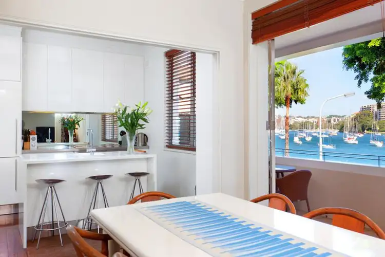 2/79 New Beach Road, Darling Point NSW 2027